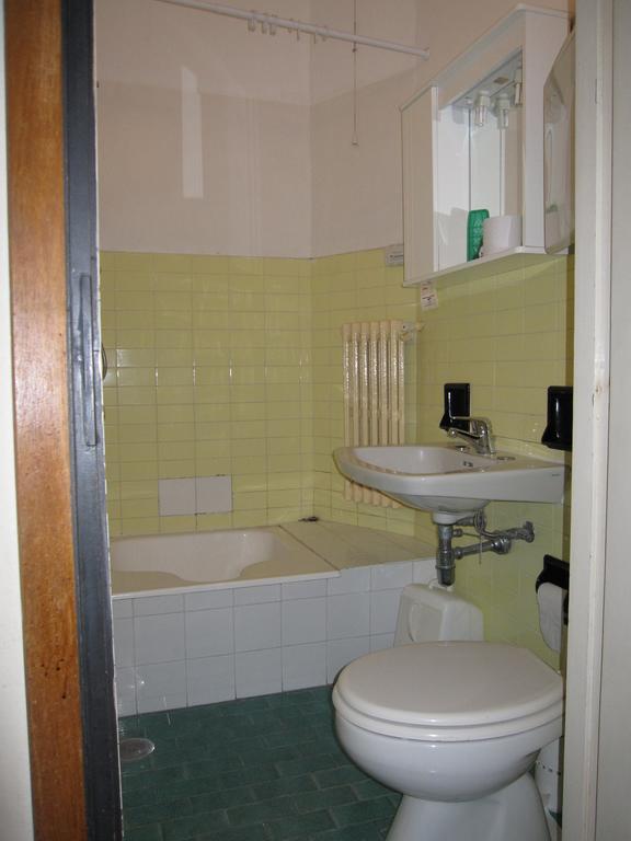 Albergo Kristina بورديغيرا الغرفة الصورة