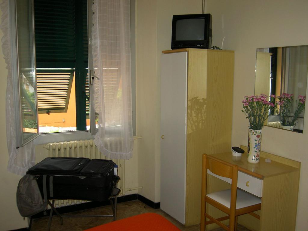 Albergo Kristina بورديغيرا الغرفة الصورة