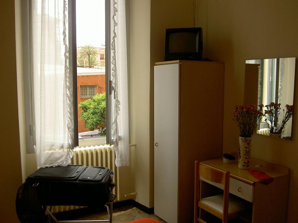 Albergo Kristina بورديغيرا المظهر الخارجي الصورة