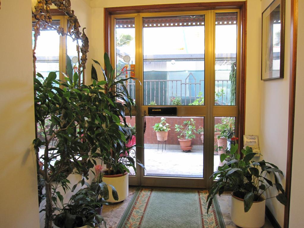 Albergo Kristina بورديغيرا المظهر الخارجي الصورة